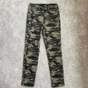 New without tags- high waisted camo jeans size 27